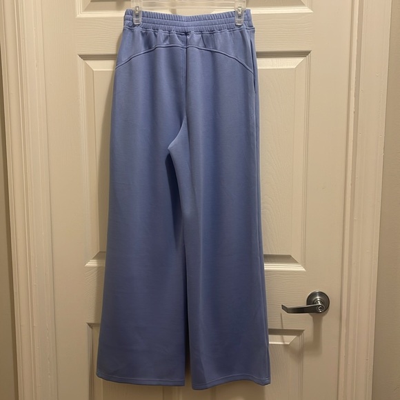 Blue Sleeveless Sweatsuit - Picture 11 of 14